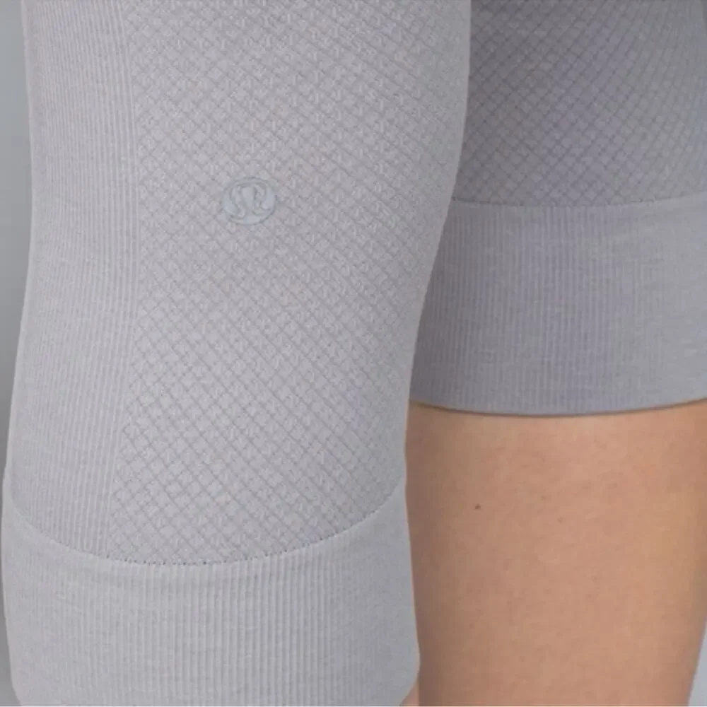 Lululemon Heathered Gray Seamlessly Street Crop - Picture 4 of 9
